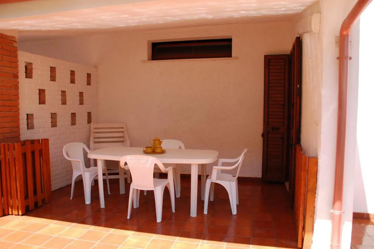 Tatil Evi Lucia Holiday House Porto Pino