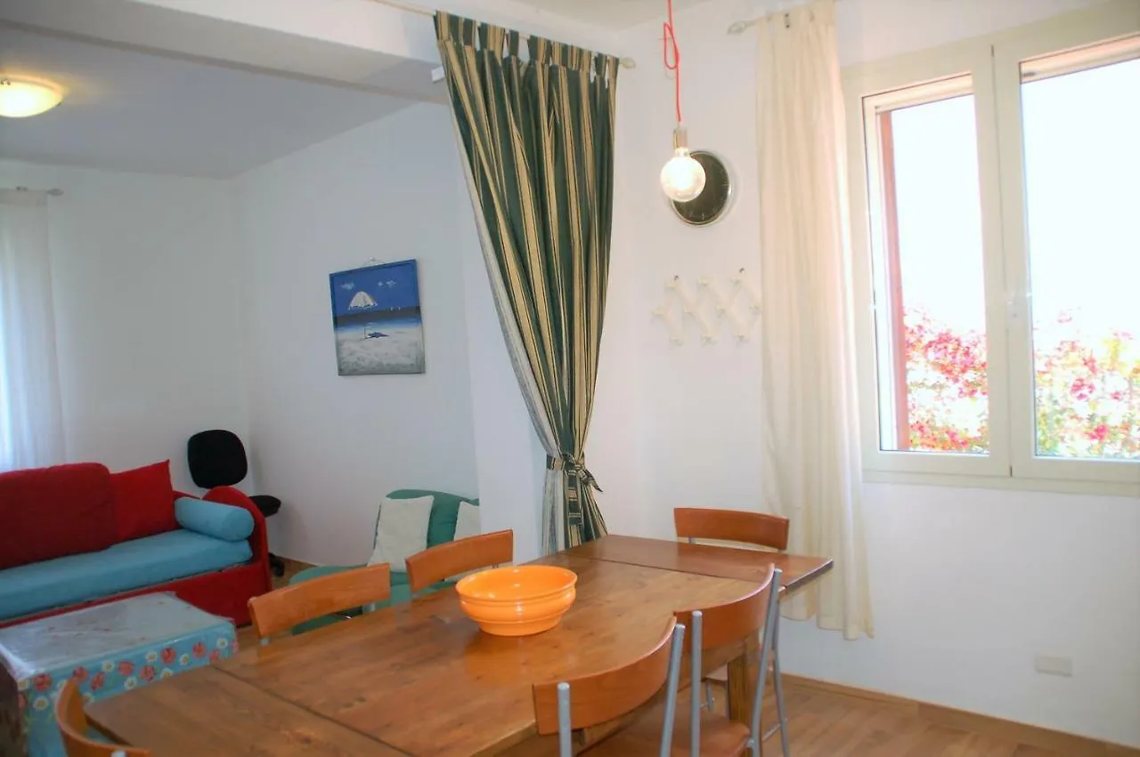 Lucia Holiday House Porto Pino