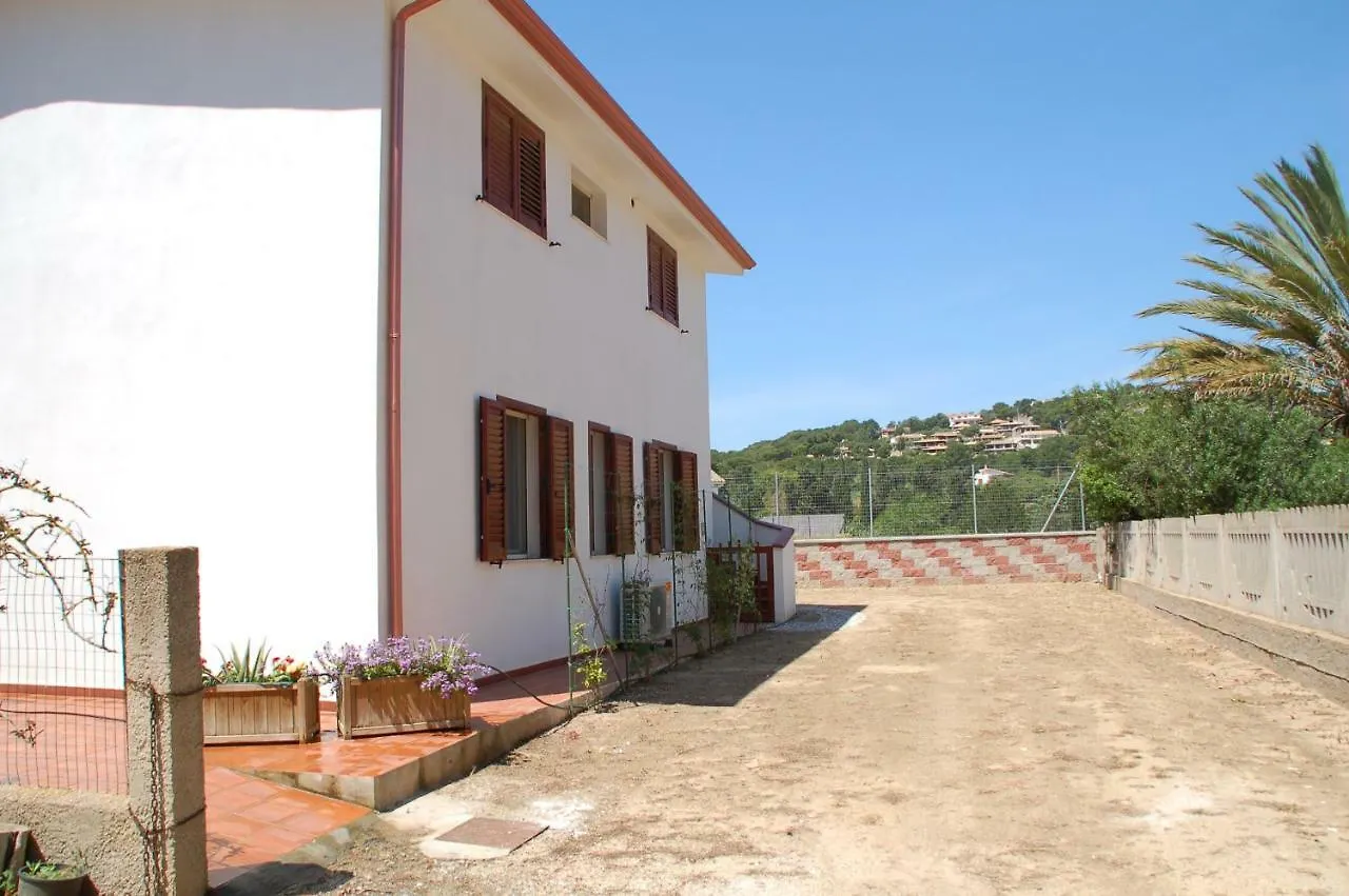 Tatil Evi Lucia Holiday House Porto Pino